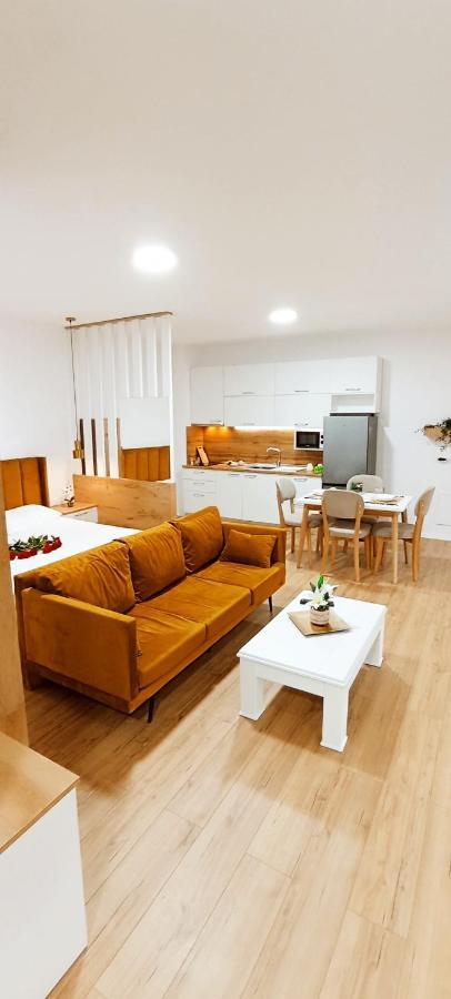 Selvia Apartament ติรานา ภายนอก รูปภาพ