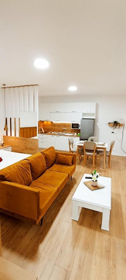 Selvia Apartament ติรานา ภายนอก รูปภาพ