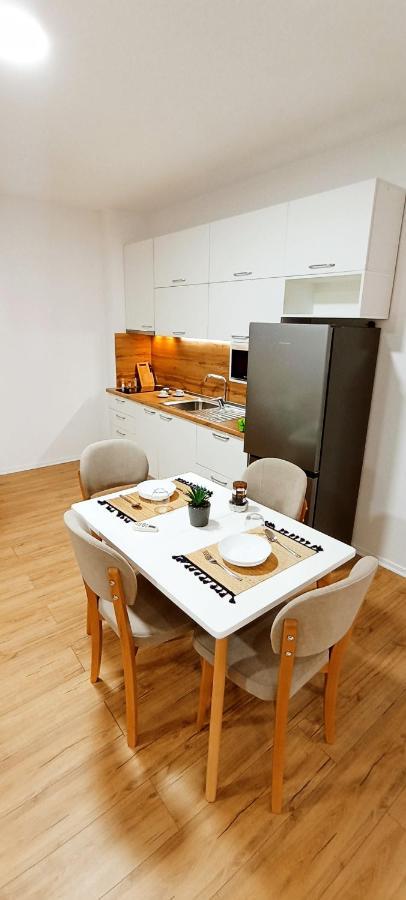 Selvia Apartament ติรานา ภายนอก รูปภาพ